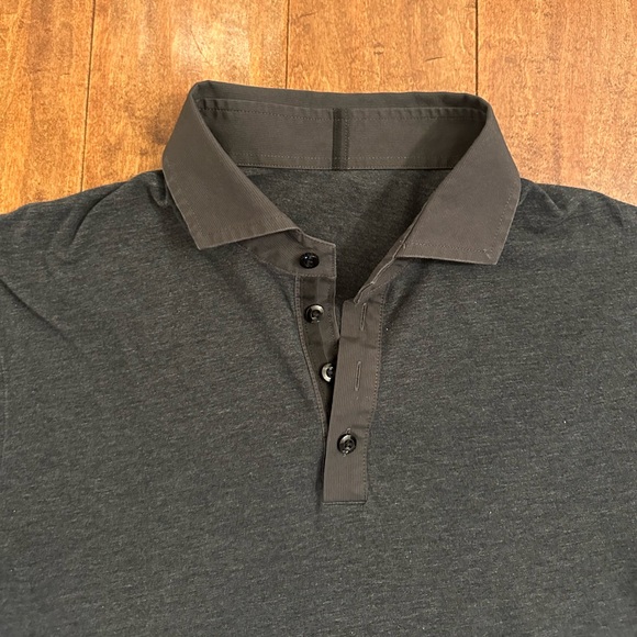 Lululemon Charcoal Gray Evolution Short Sleeve Polo Shirt Sz XL - Picture 2 of 7